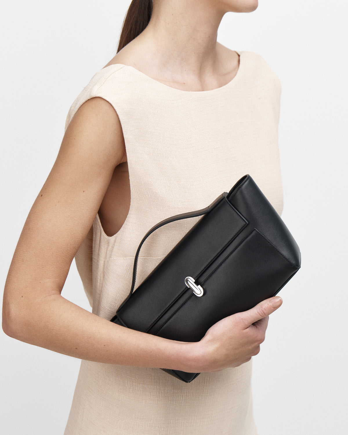 Symmetry Trapeze Pochette in Smooth Leather